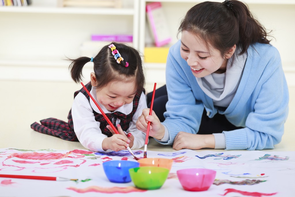 5 nguyên tắc vàng dạy con theo phương pháp giáo dục Montessori tại nhà: Muốn con tự lập, ba mẹ nên ghi nhớ những bí quyết này - Ảnh 4.