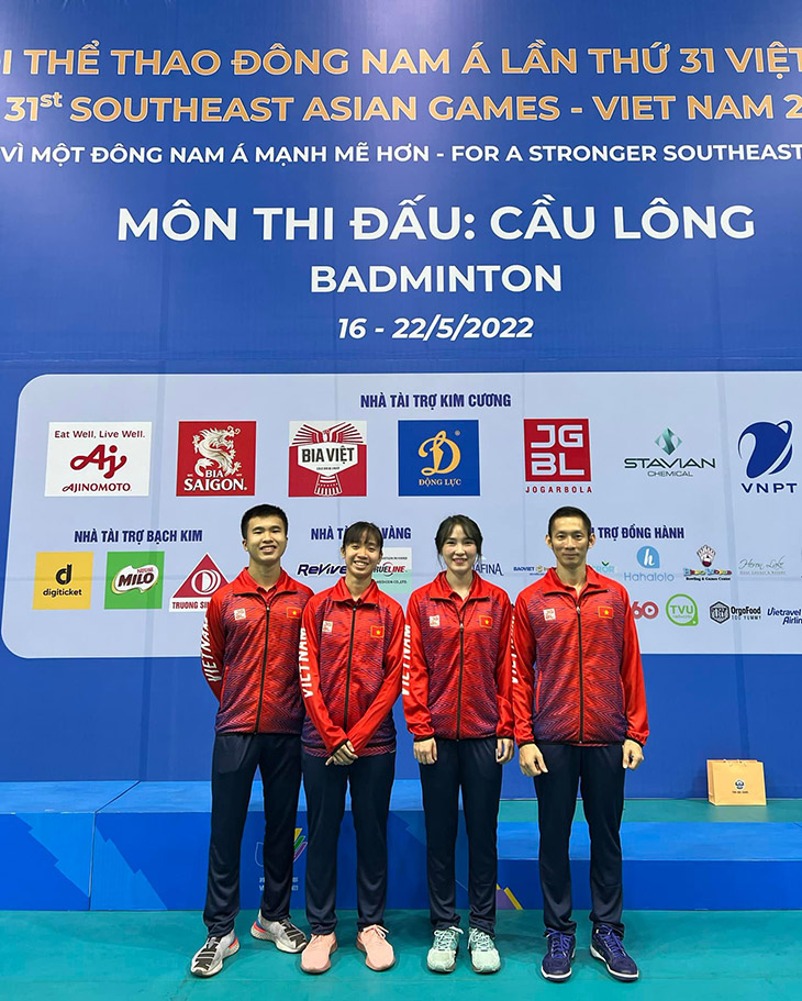 Những cặp đôi cùng chinh chiến tại SEA Games 31: Một đôi từng là thầy trò, có người cầu hôn ngay khi đạt HCV  - Ảnh 2.