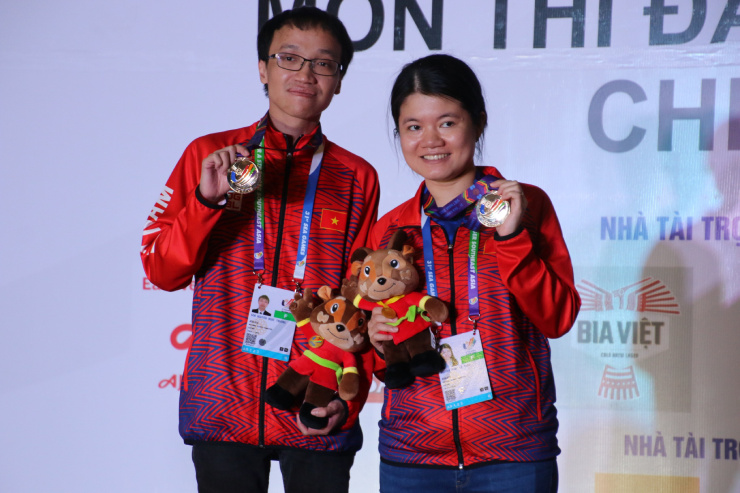 Couples who fought together at SEA Games 31: A couple used to be teachers and students, someone proposed as soon as they won gold - Photo 3.