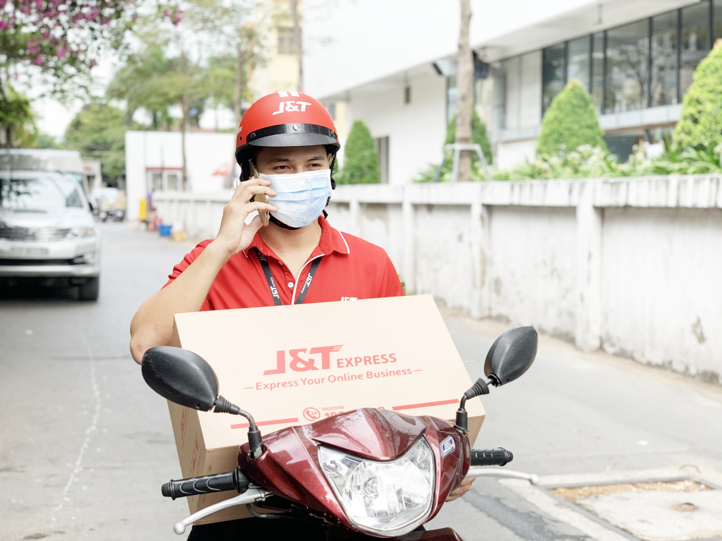 How do delivery businesses transform themselves with modern technology?  - Photo 1.