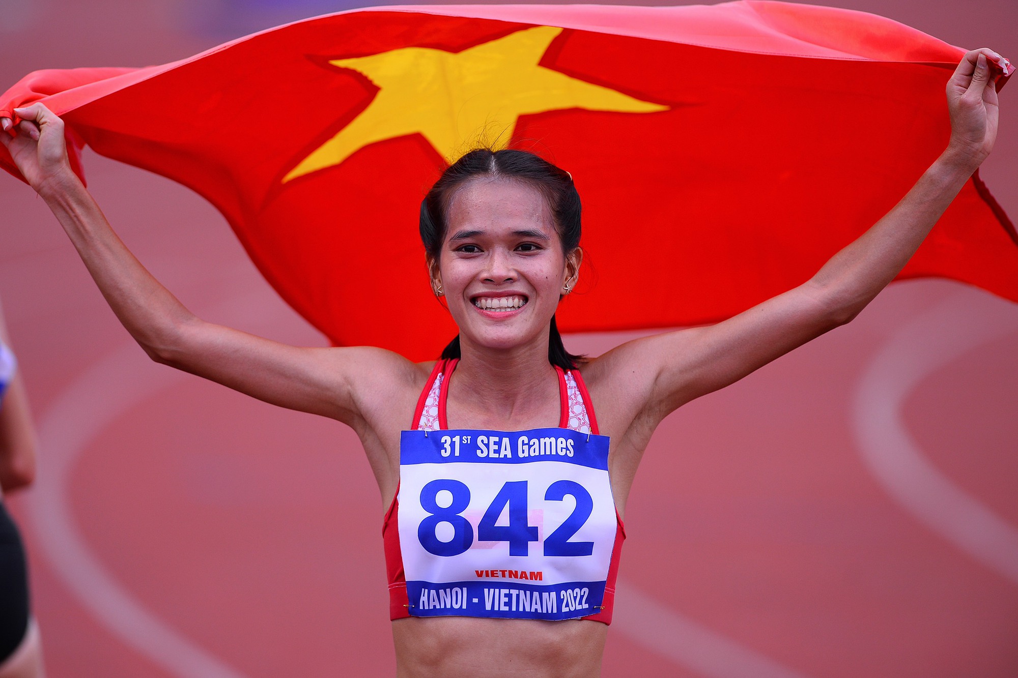 Xúc động những giọt nước mắt của các &quot;cô gái vàng&quot; điền kinh: Vượt nghịch cảnh mang vàng về cho thể thao Việt Nam - Ảnh 7.