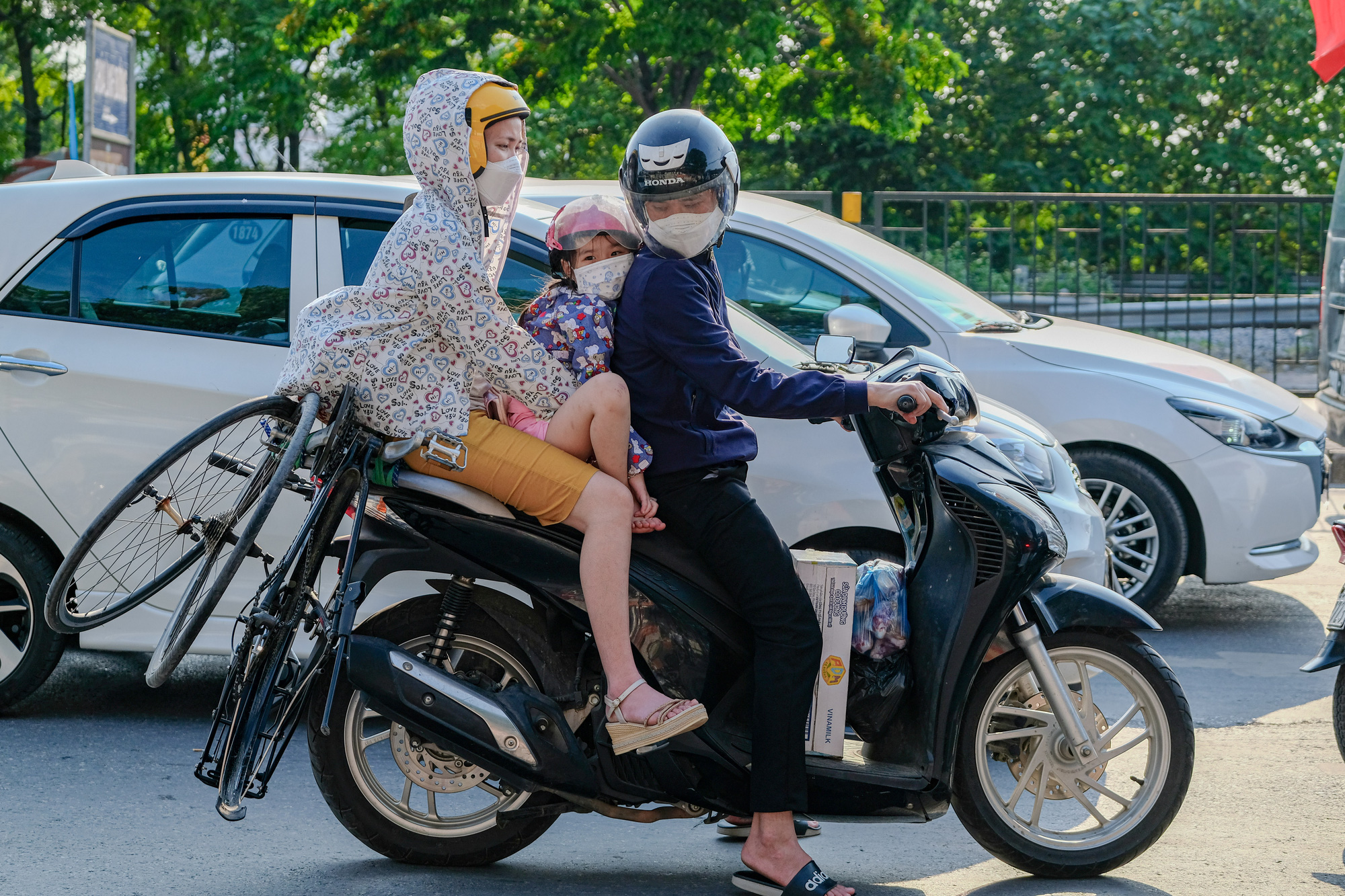 Chưa kết thúc nghỉ lễ, người dân đã lo trở lại Hà Nội vì nỗi lo tắc đường - Ảnh 3. Chưa kết thúc nghỉ lễ, người dân đã lo trở lại Hà Nội vì nỗi lo tắc đường - Ảnh 3.