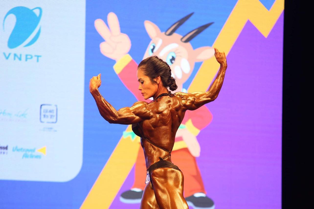 Athlete Dinh Kim Loan: A poor country girl who overcomes prejudice in pursuit of bodybuilding, 2 times world champion, but took 16 years to get her first SEA Games gold medal - Photo 5.