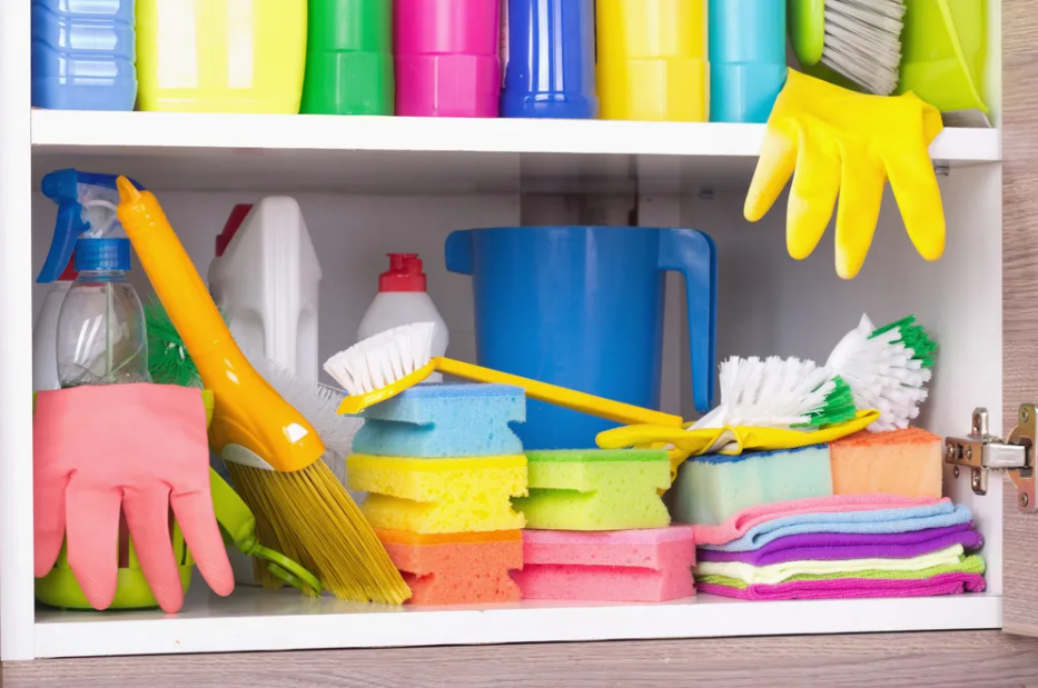 5 things that should never be stored in high kitchen cabinets that sisters need to remember - Photo 3.