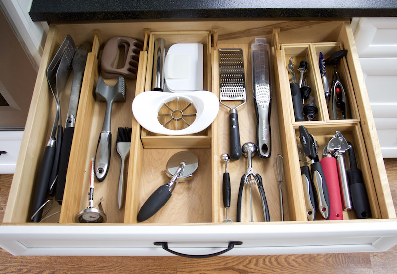 5 things that should never be stored in high kitchen cabinets that sisters need to remember - Photo 6.