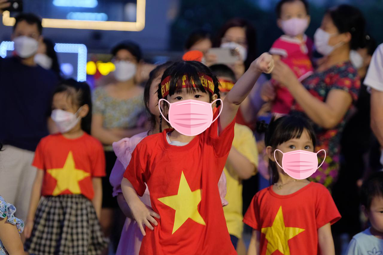 Chung cư &quot;vạn dân&quot; ở Hà Nội lắp màn hình LED 90m2 &quot;khổng lồ&quot; cổ vũ 2 trận chung kết bóng đá SEA Games 31 - Ảnh 8.