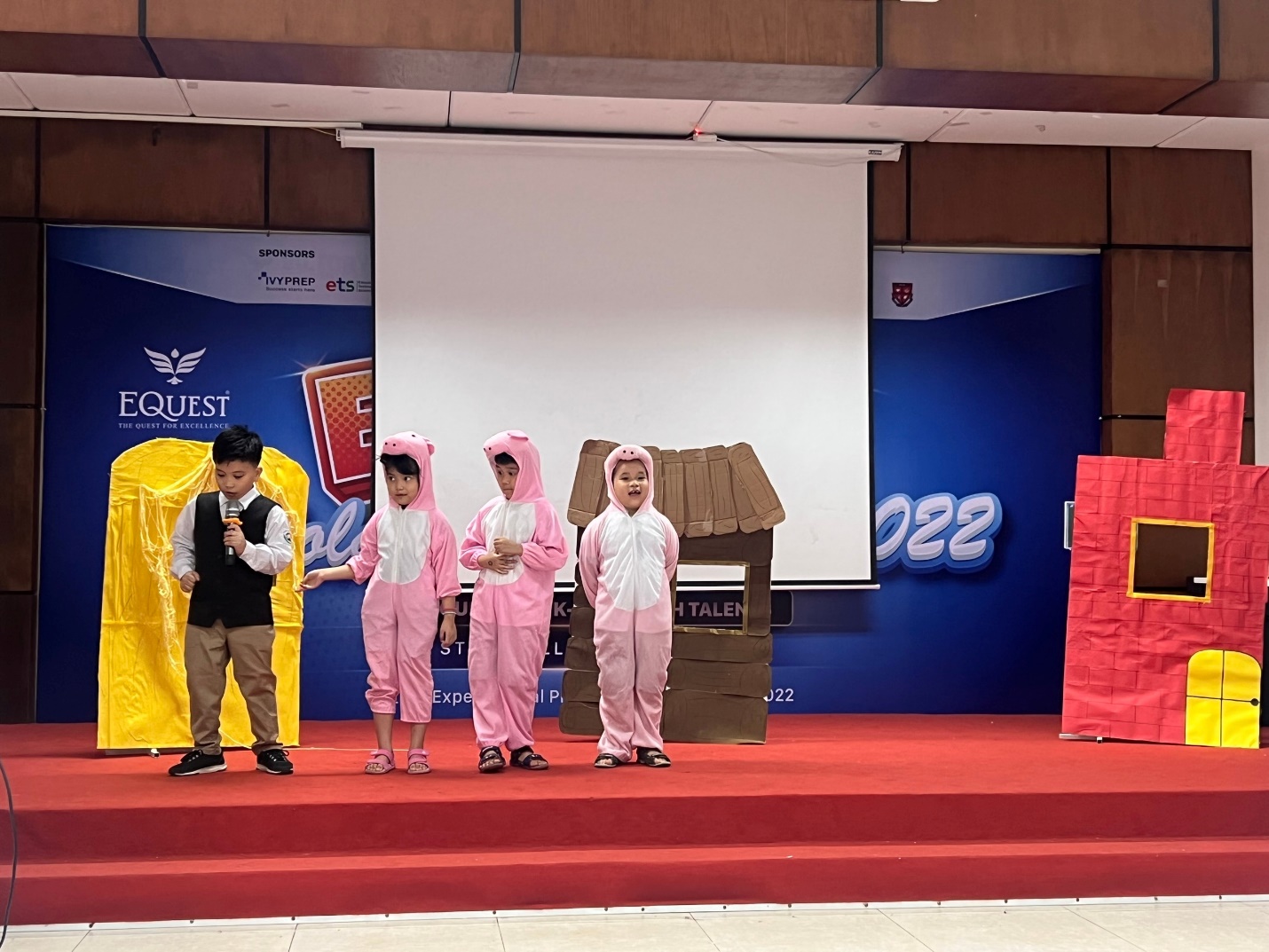 Lộ diện những tài năng tiếng Anh xuất sắc trong cuộc thi EQuest Scholar Challenges 2022 - Ảnh 1. Lộ diện những tài năng tiếng Anh xuất sắc trong cuộc thi EQuest Scholar Challenges 2022 - Ảnh 1.