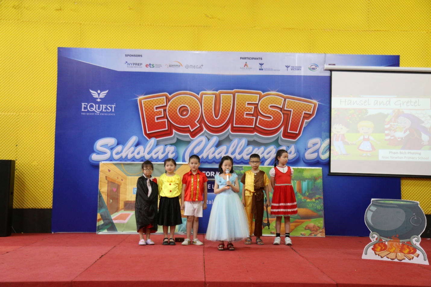Lộ diện những tài năng tiếng Anh xuất sắc trong cuộc thi EQuest Scholar Challenges 2022 - Ảnh 3. Lộ diện những tài năng tiếng Anh xuất sắc trong cuộc thi EQuest Scholar Challenges 2022 - Ảnh 3.
