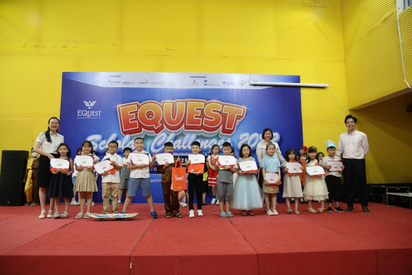 Lộ diện những tài năng tiếng Anh xuất sắc trong cuộc thi EQuest Scholar Challenges 2022 - Ảnh 4. Lộ diện những tài năng tiếng Anh xuất sắc trong cuộc thi EQuest Scholar Challenges 2022 - Ảnh 4.