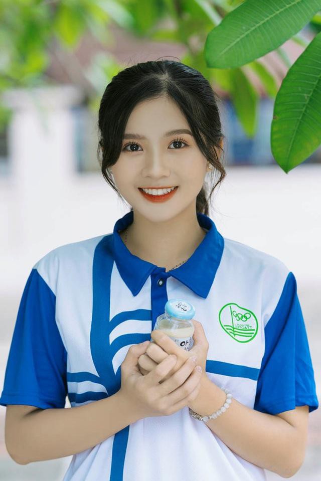 Vì sao cô con gái “khó ở” trong Chồng Cũ, Vợ Cũ, Người Yêu Cũ có biệt danh “hot girl mùa thi”? - Ảnh 4. Vì sao cô con gái “khó ở” trong Chồng Cũ, Vợ Cũ, Người Yêu Cũ có biệt danh “hot girl mùa thi”? - Ảnh 4.