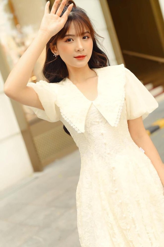 Vì sao cô con gái “khó ở” trong Chồng Cũ, Vợ Cũ, Người Yêu Cũ có biệt danh “hot girl mùa thi”? - Ảnh 8. Vì sao cô con gái “khó ở” trong Chồng Cũ, Vợ Cũ, Người Yêu Cũ có biệt danh “hot girl mùa thi”? - Ảnh 8.