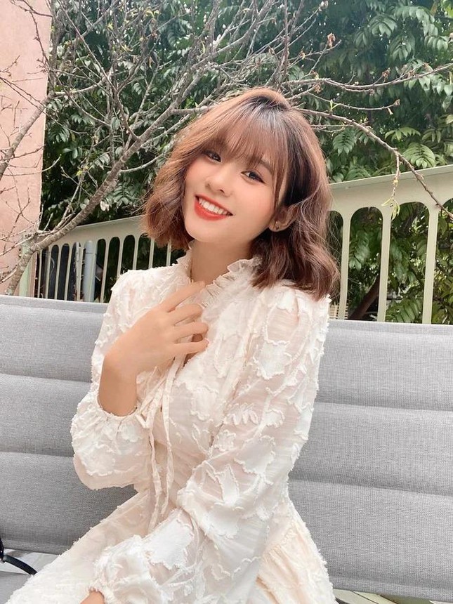 Vì sao cô con gái “khó ở” trong Chồng Cũ, Vợ Cũ, Người Yêu Cũ có biệt danh “hot girl mùa thi”? - Ảnh 6. Vì sao cô con gái “khó ở” trong Chồng Cũ, Vợ Cũ, Người Yêu Cũ có biệt danh “hot girl mùa thi”? - Ảnh 6.