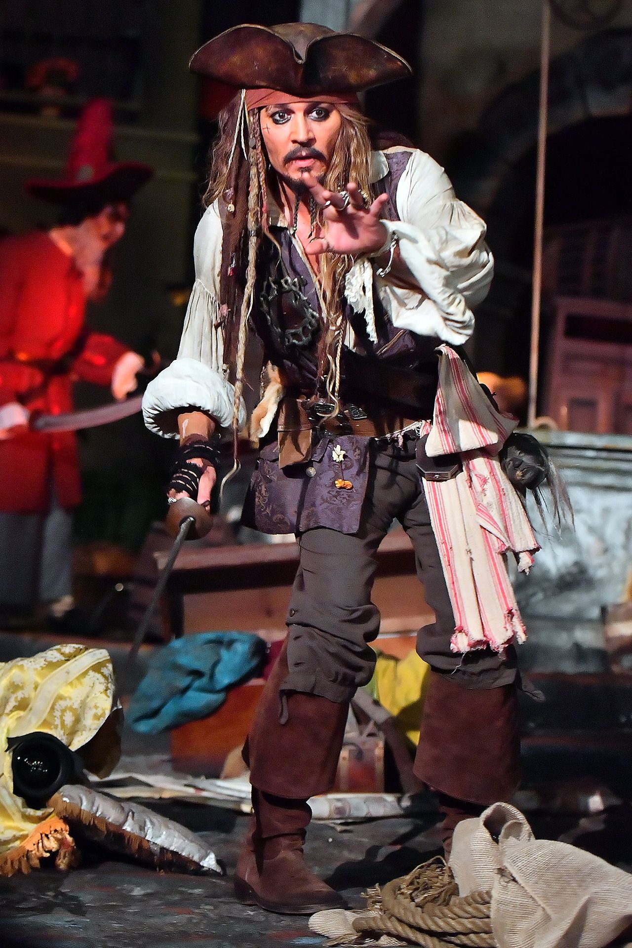 Johnny Depp suýt mất vai Jack Sparrow vào tay tài tử này: Giữ kỷ lục thế giới và cũng là nguyên bản của anh thuyền trưởng! - Ảnh 6.