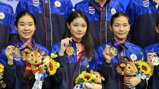 Nhan sắc khả ái trong trẻo của &quot;thiên thần cầu lông&quot; 15 tuổi thu hút chú ý tại SEA Games 31 - Ảnh 2.