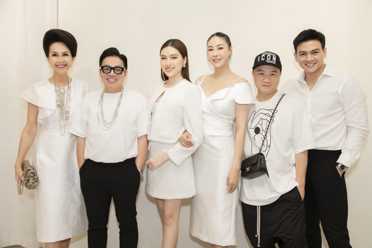 Diem My, MC Thanh Thanh Huyen wore white to attend Miss Ha Kieu Anh's birthday party - Photo 3.