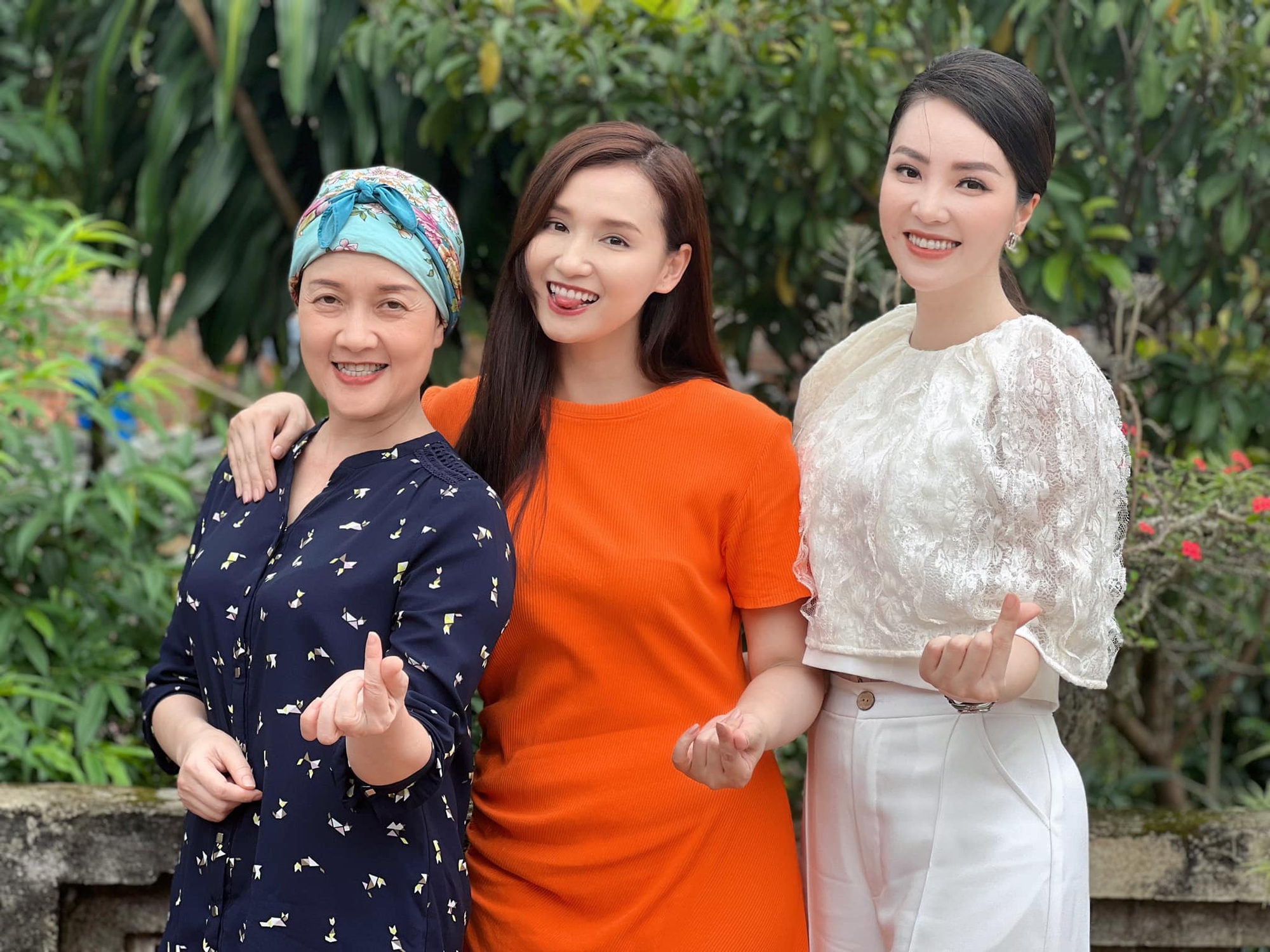 Vân Dung 3 lần làm mẹ vợ điệu đà, đến 'mẹ vợ Việt Anh' trong 'Chồng cũ, vợ cũ, người yêu cũ', thay đổi ngoạn mục thế nào? - Ảnh 10. Vân Dung 3 lần làm mẹ vợ điệu đà, đến 'mẹ vợ Việt Anh' trong 'Chồng cũ, vợ cũ, người yêu cũ', thay đổi ngoạn mục thế nào? - Ảnh 10.