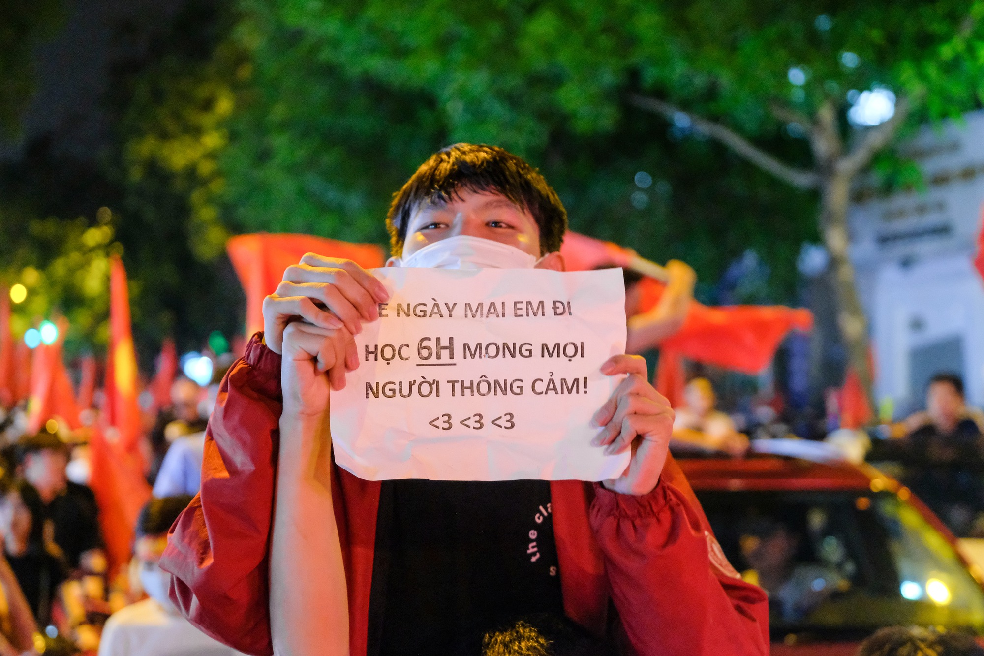 Đêm U23 Việt Nam giành HCV SEA Games trả món nợ với người Thái, người dân cả nước xuống đường nhuộm đỏ mọi tuyến phố - Ảnh 16.