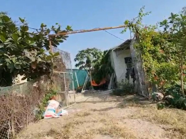 Bất thường đường dây nhập siêu xe biếu tặng: Hộ nghèo được tặng siêu xe - Ảnh 1. Bất thường đường dây nhập siêu xe biếu tặng: Hộ nghèo được tặng siêu xe - Ảnh 1.