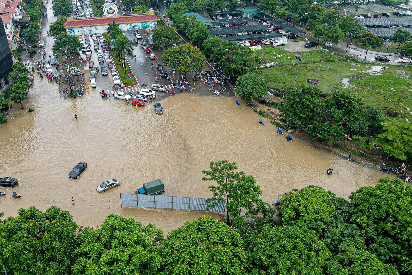 Từ 25/5, mưa to diện rộng tại Hà Nội và các tỉnh miền Bắc giảm dần nhưng sẽ gia tăng trở lại - Ảnh 1.