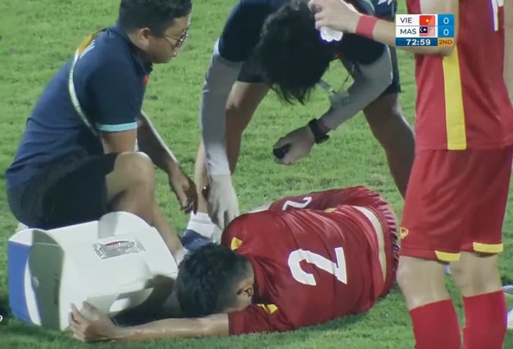 HOT: The U23 pillar in Vietnam suffered a serious injury and had to go abroad for surgery - Photo 1.