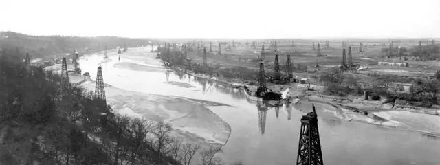 Gasoline used to be cheaper than water, so abundant that it had to be poured into the river... Let's find out unbelievable facts about the history of the oil and gas industry - Photo 12.