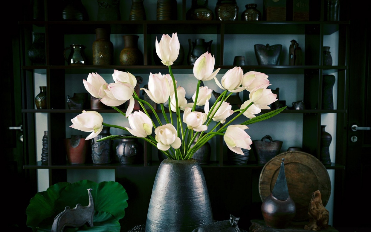 M&ugrave;a sen đến v&agrave; đ&acirc;y l&agrave; những b&iacute; k&iacute;p cắm hoa sen đơn giản m&agrave; đẹp - Ảnh 5.