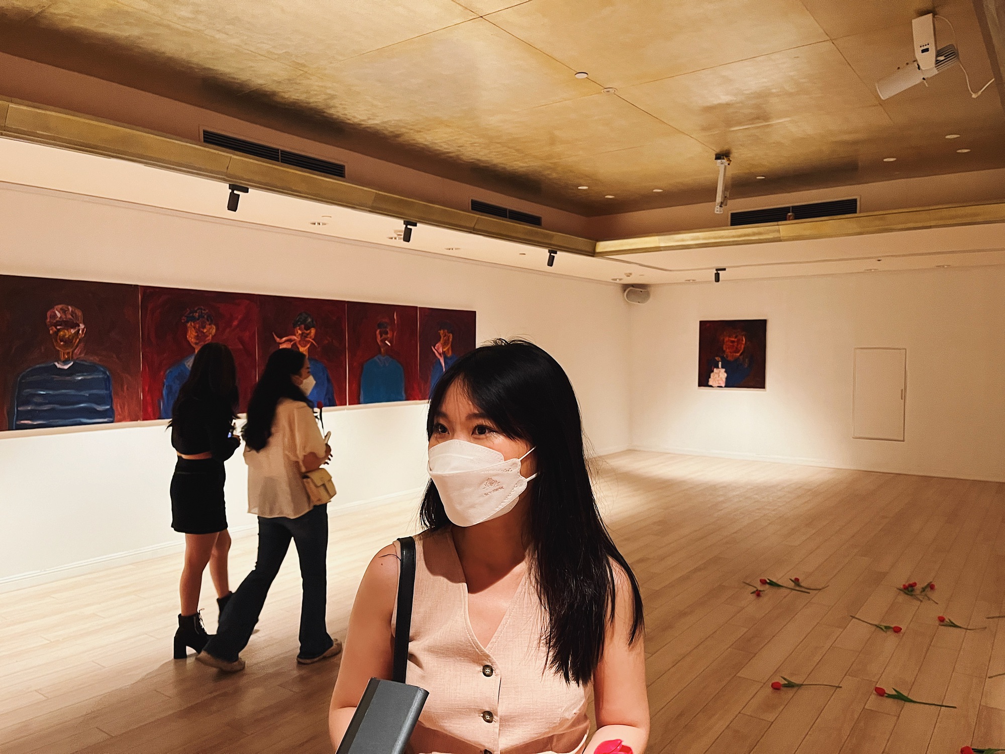 Phản ứng bất ngờ từ khán giả trẻ đến xem triển lãm của Quang Đại ở Hà Nội: “Mình thấy rất có chiều sâu…, trải nghiệm tuyệt vời!” - Ảnh 10.