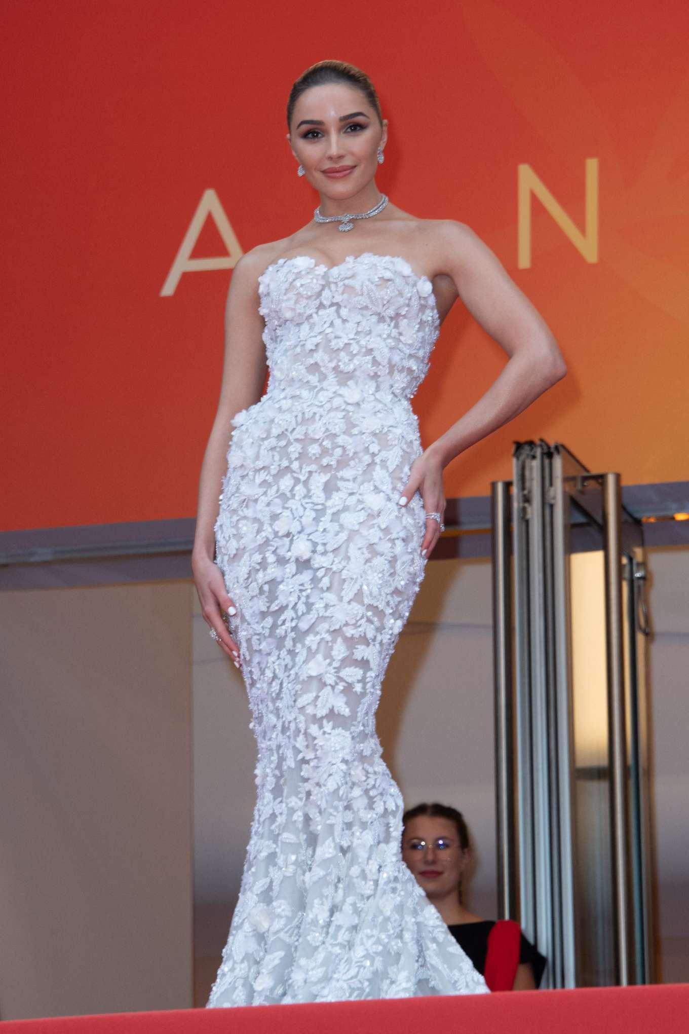 Hoa hậu Hoàn vũ có chiều cao thấp nhất trong lịch sử diện váy lạ mắt trên thảm đỏ LHP Cannes 2022 - Ảnh 8.