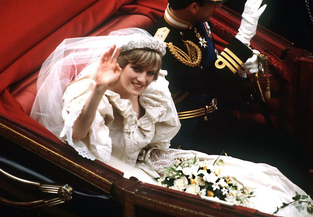 Vương miện cưới vô giá của Công nương Diana lần đầu tiên được trưng bày sau nhiều thập kỷ - Ảnh 1.