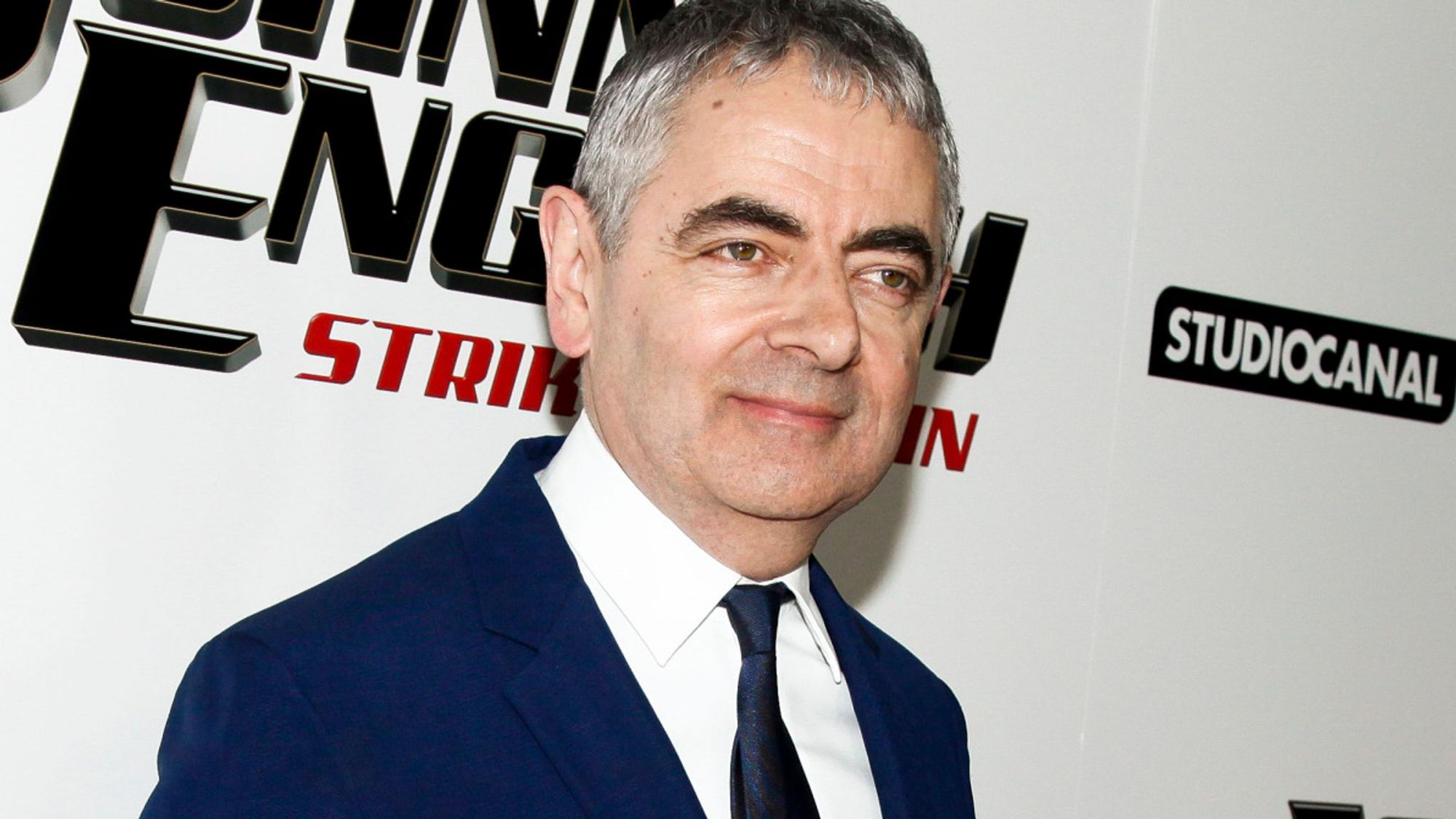 Vua hài Mr. Bean Rowan Atkinson: Vứt bỏ hôn nhân hơn nửa đời người trong vòng 65 giây, để đi theo tiếng gọi tình yêu - Ảnh 17.