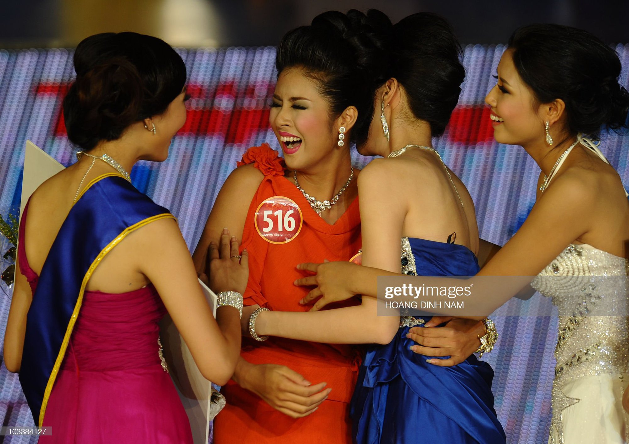 Vietnamese stars through the lens of Getty Images: Huong Giang is as beautiful as a princess, Ly Nha Ky has strange brown skin, and two Trinh are complete opposites - Photo 8.