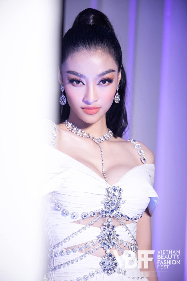 Top 3 Miss World VN 2019: Luong Thuy Linh - Kieu Loan is sought after, Tuong San one child is still ravishing - Photo 7.