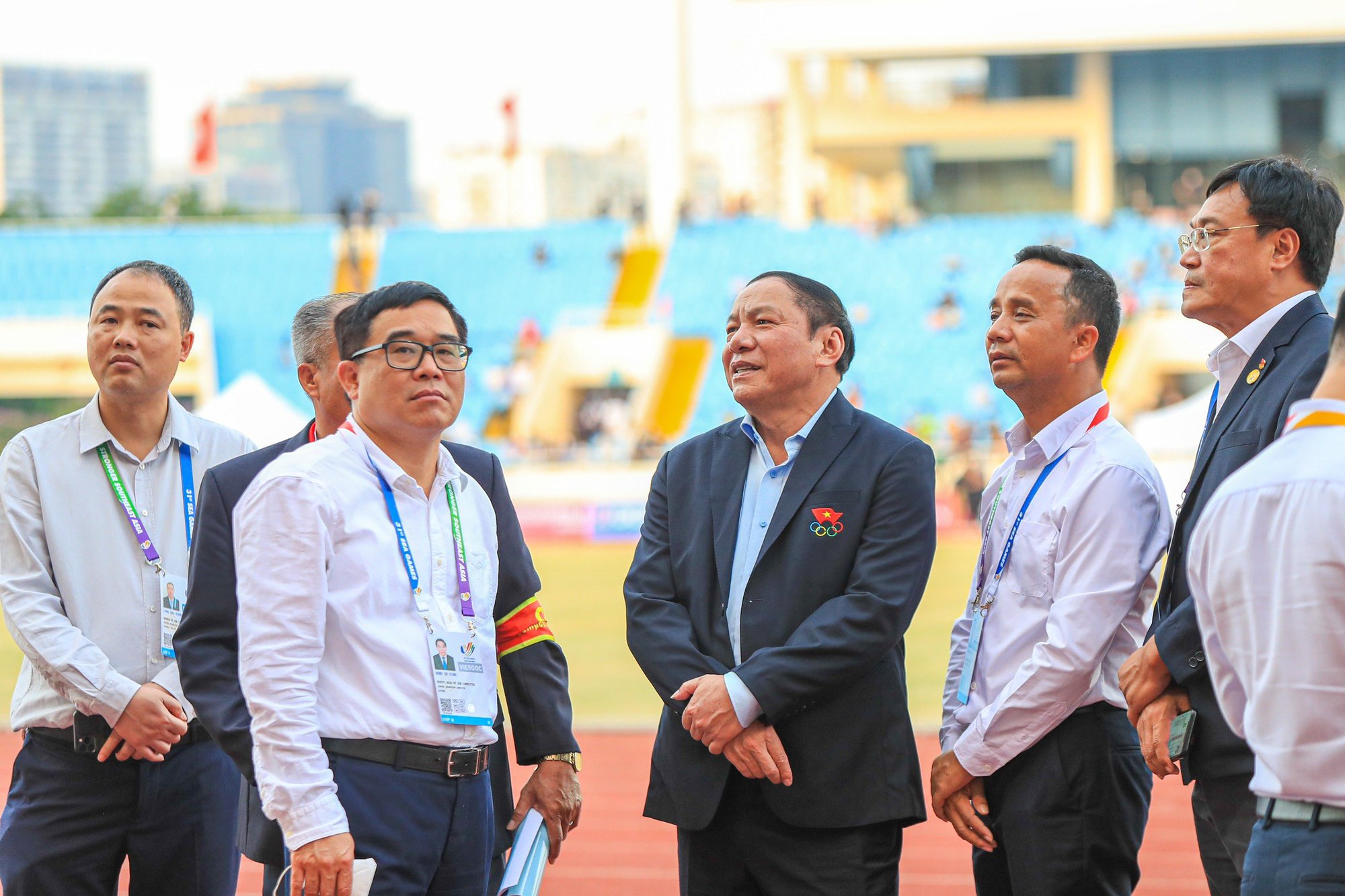   Bộ trưởng Nguyễn Văn Hùng: Chúng ta không say sưa, ngủ quên trong chiến thắng - Ảnh 9.