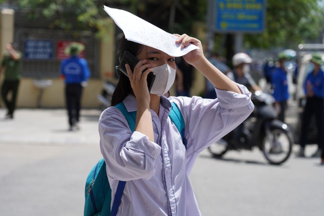 Hanoi's first specialized school held an entrance exam for class 10 - Photo 1.