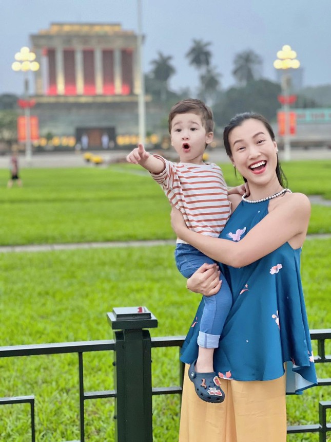Ngọc Lan, Hiền Thục và những bà mẹ đơn thân ngày càng trổ sắc của showbiz Việt - Ảnh 20.