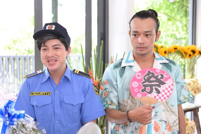 Nam Thư lạ lẫm với hình tượng chủ shop hoa, rủ rê Phương Mỹ Chi đóng sitcom - Ảnh 3.