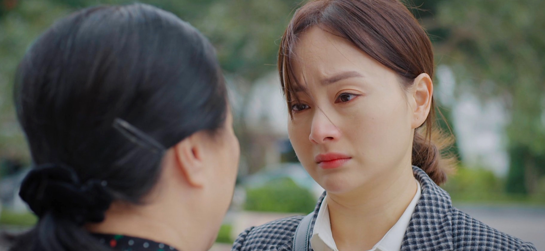 Thương ngày nắng về: Khóc đến ngập lụt, bà Nga, Sam - So được gọi tên nhưng xin đừng quên tương tác tuyệt vời của Hồng Đăng - Lan Phương - Ảnh 5. Thương ngày nắng về: Khóc đến ngập lụt, bà Nga, Sam - So được gọi tên nhưng xin đừng quên tương tác tuyệt vời của Hồng Đăng - Lan Phương - Ảnh 5.