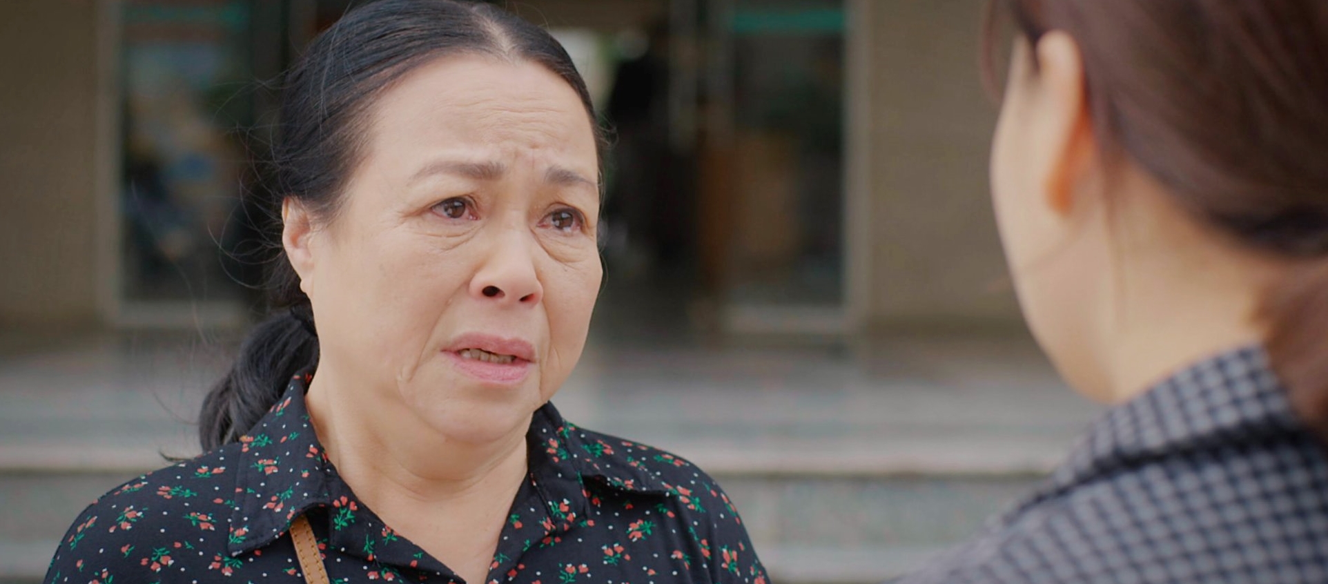 Thương ngày nắng về: Khóc đến ngập lụt, bà Nga, Sam - So được gọi tên nhưng xin đừng quên tương tác tuyệt vời của Hồng Đăng - Lan Phương - Ảnh 4. Thương ngày nắng về: Khóc đến ngập lụt, bà Nga, Sam - So được gọi tên nhưng xin đừng quên tương tác tuyệt vời của Hồng Đăng - Lan Phương - Ảnh 4.