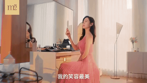 Son Ye Jin shows off her 