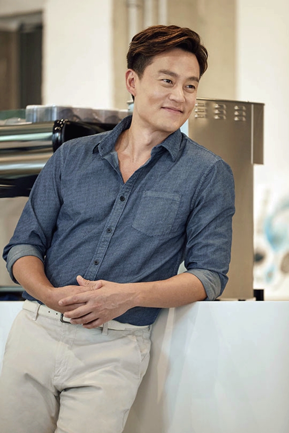 Tài tử Lee Seo Jin vừa bị coi thường tại Oscar 2022 sở hữu gia thế khủng cỡ  nào?