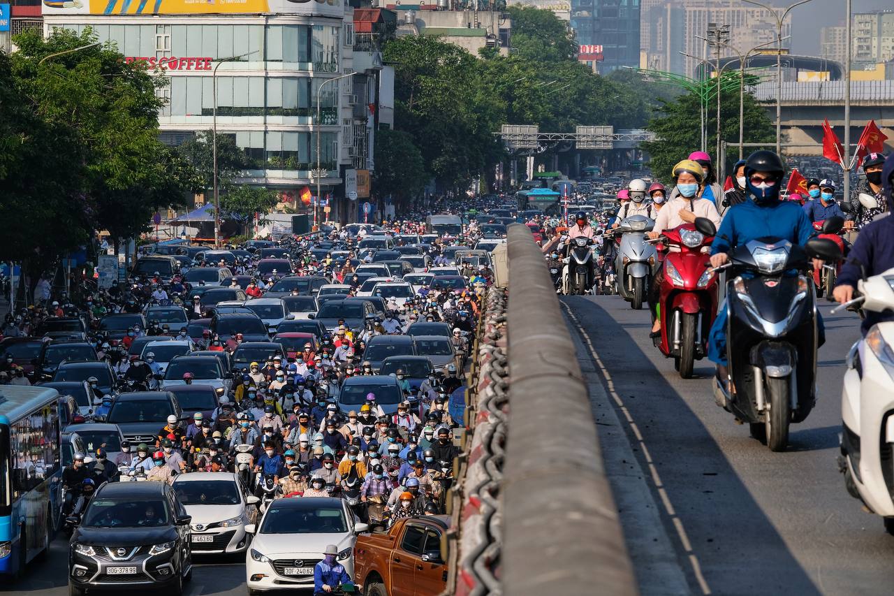 sau-nghi-le-duong-pho-ha-noi-lai-ket-cung