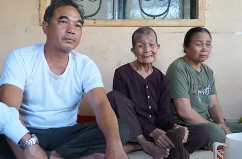 Mother and daughter meet again after nearly 50 years of being lost - Photo 1.