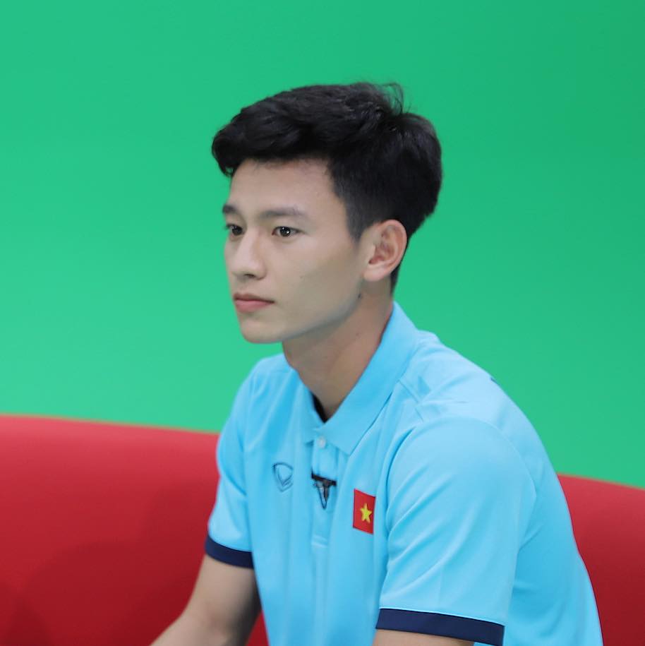 Điểm danh dàn nam thần U23 Việt Nam đổ bộ SEA Games 31: Cao 1m8 trở lên, đẹp trai miễn bàn! - Ảnh 4.