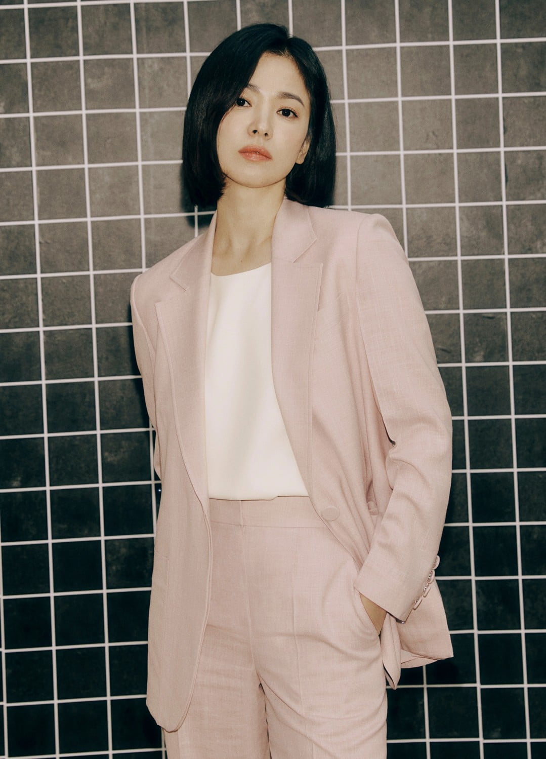 Muốn mặc đẹp và thanh lịch như Song Hye Kyo: Hãy đến Zara ngay! - Ảnh 1.