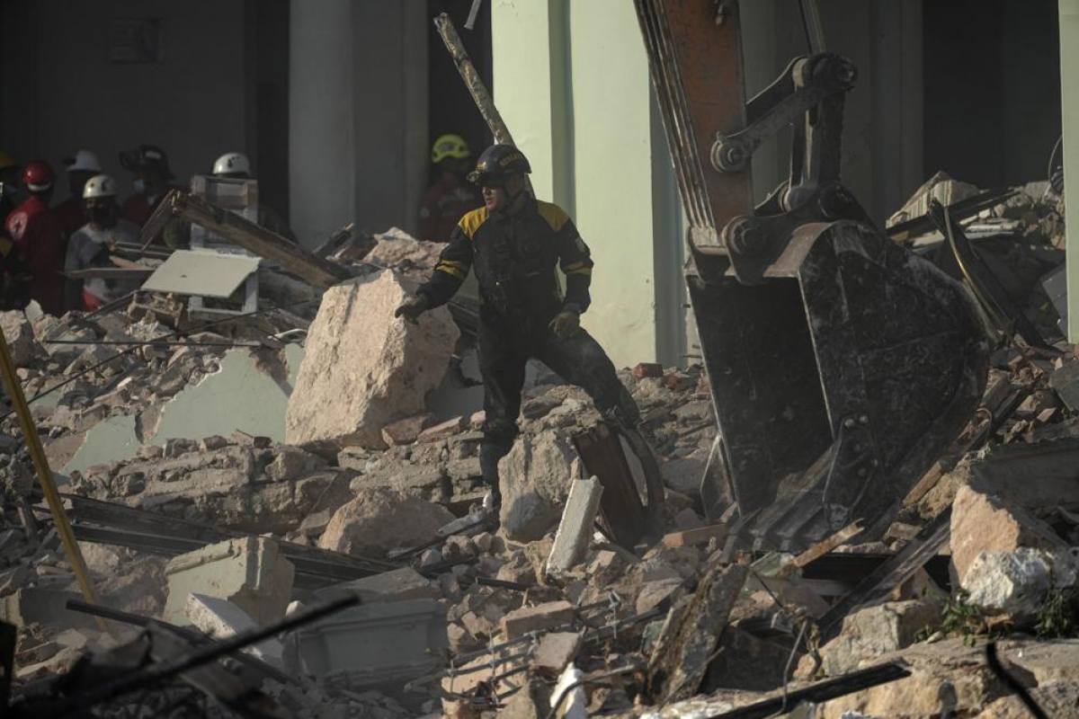 Cảnh tượng tan hoang sau vụ nổ kinh hoàng tại khách sạn 5 sao ở Cuba - Ảnh 11.