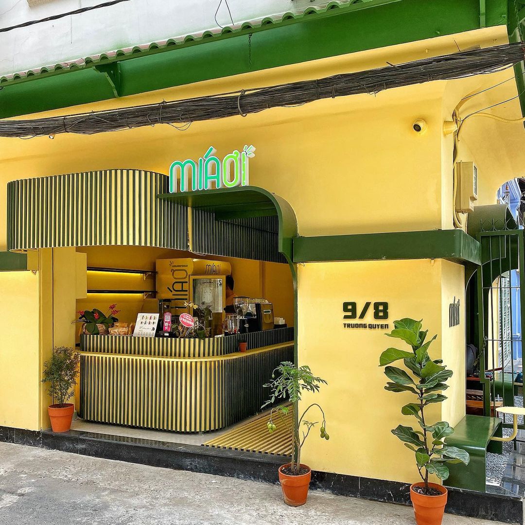Sài Gòn đang rộ lên loạt quán bán đồ ăn bình dân nhưng theo kiểu chanh sả, cũng xôi, nước mía, chân gà mà sao nó lạ lắm nha - Ảnh 20.