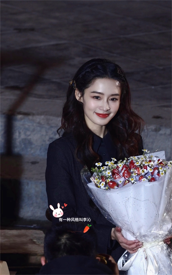 Lộ ảnh Lý Thấm đeo tai nhọn làm yêu tinh, tạo hình mướt mắt cỡ nào mà đẹp hơn lúc đóng Hàm Hương ở Như Ý truyện - Ảnh 5. Lộ ảnh Lý Thấm đeo tai nhọn làm yêu tinh, tạo hình mướt mắt cỡ nào mà đẹp hơn lúc đóng Hàm Hương ở Như Ý truyện - Ảnh 5.