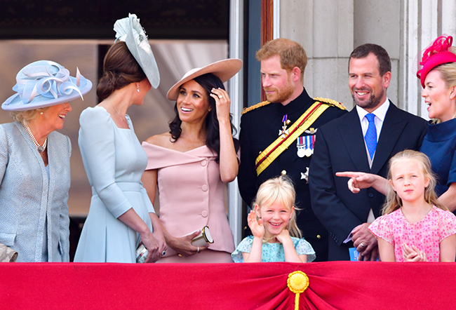 Behind the ban on Meghan's house appearing on the balcony of the Palace: More than 30 royal members suffered the same fate, carrying warm memories in their hearts - Photo 1.