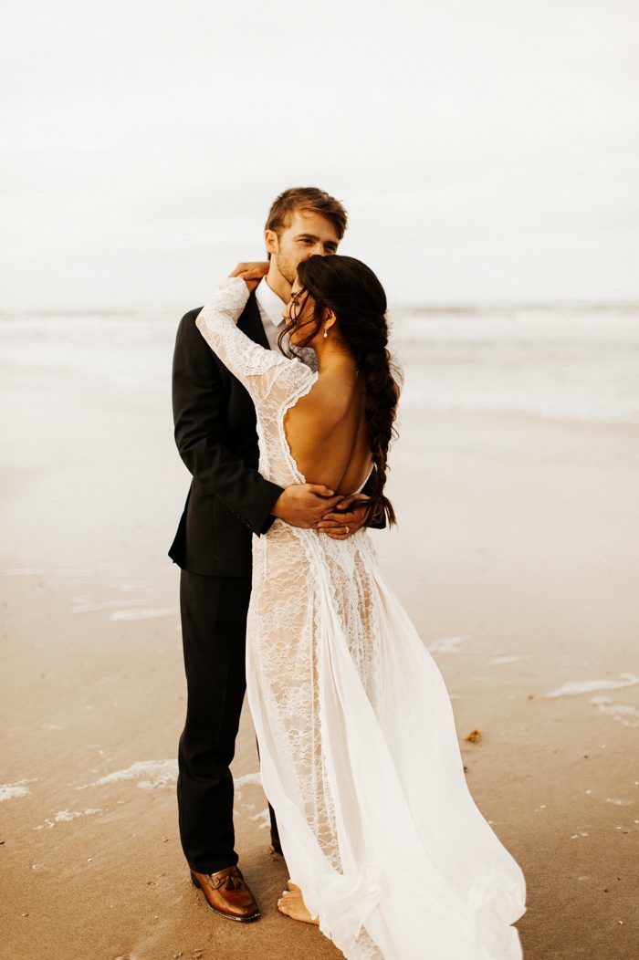 Ngoài Ngô Thanh Vân, nhiều người nổi tiếng cũng tổ chức đám cưới trên bãi biển nhưng làm sao để vừa đẹp vừa lãng mạn tột độ &quot;như sao&quot; thì cũng chẳng hề dễ dàng! - Ảnh 4.