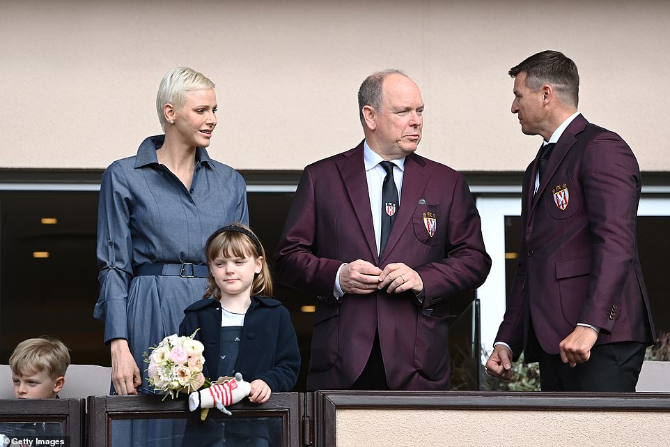 Princess Monaco reappeared with her husband and children after a long time 